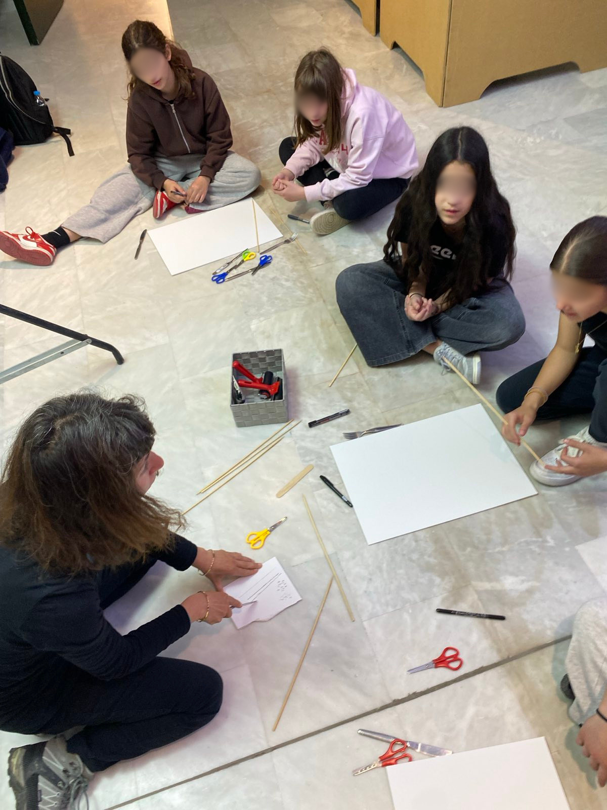 Δήμος Κοζάνης: Τα παιδιά συναντούν τη Βάσω Κατράκη (Φωτογραφίες) - Eordaialive.com