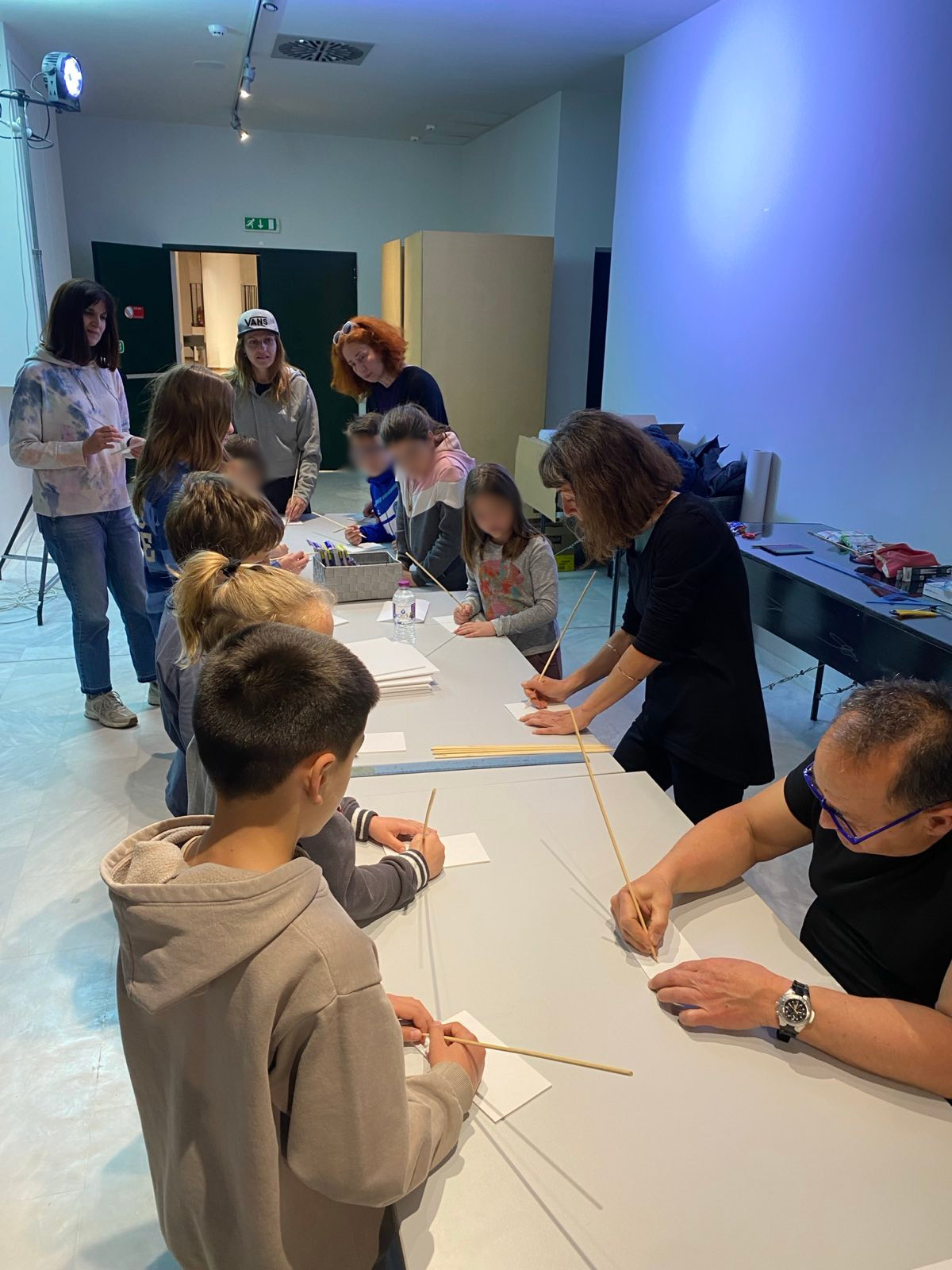 Δήμος Κοζάνης: Τα παιδιά συναντούν τη Βάσω Κατράκη (Φωτογραφίες) - Eordaialive.com