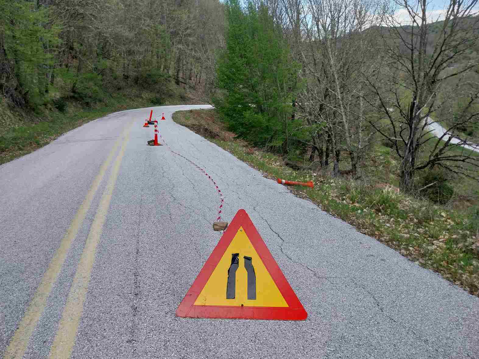 Αυτοψία στον Δίλοφο Βοΐου: Άμεση ανάγκη αποκατάστασης λόγω επικινδυνότητας της δημοτικής οδού - Eordaialive.com