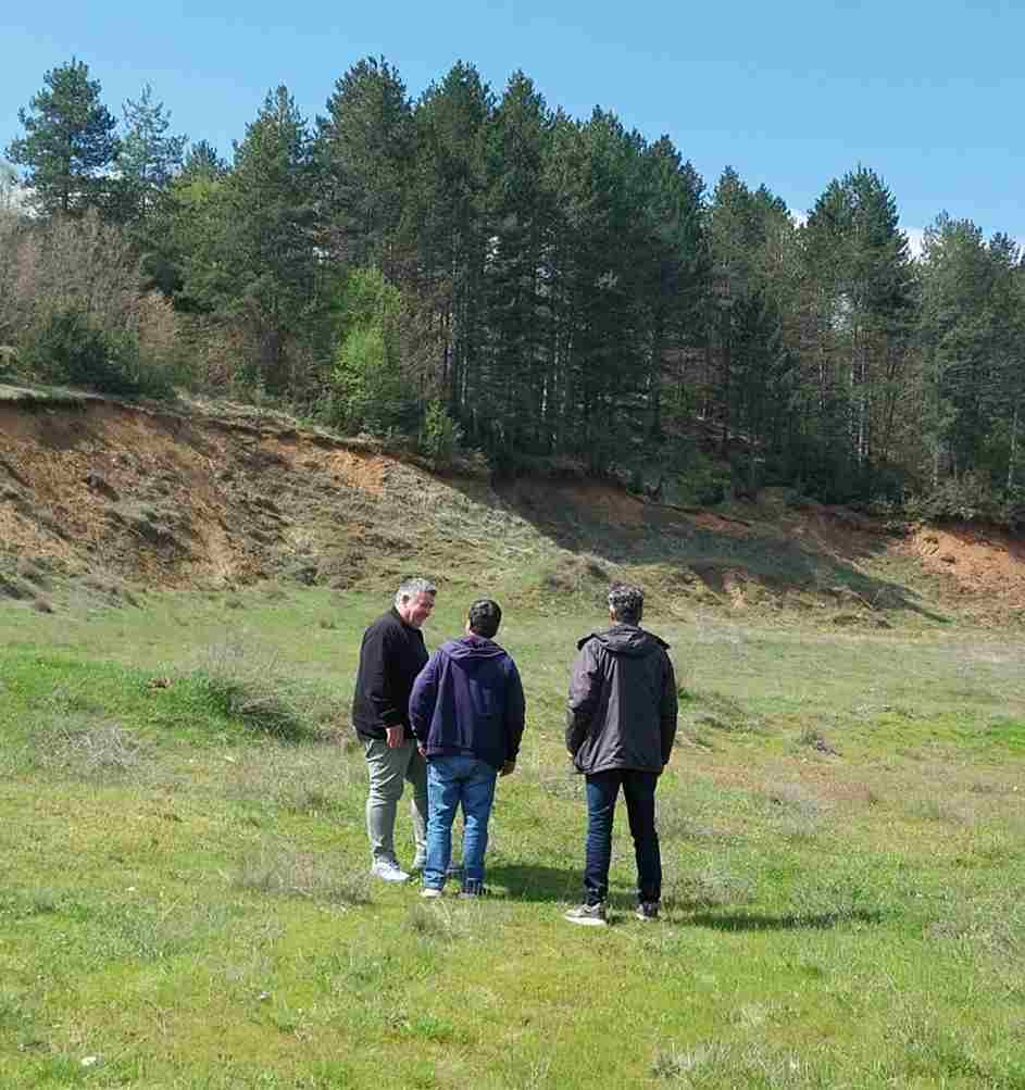 Αυτοψία στον Δίλοφο Βοΐου: Άμεση ανάγκη αποκατάστασης λόγω επικινδυνότητας της δημοτικής οδού - Eordaialive.com
