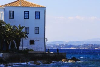Τουρισμός για Όλους 2026: Πότε ανοίγουν οι αιτήσεις – Ποιοι θα λάβουν voucher ύψους 200 ευρώ και ποιοι 600 ευρώ