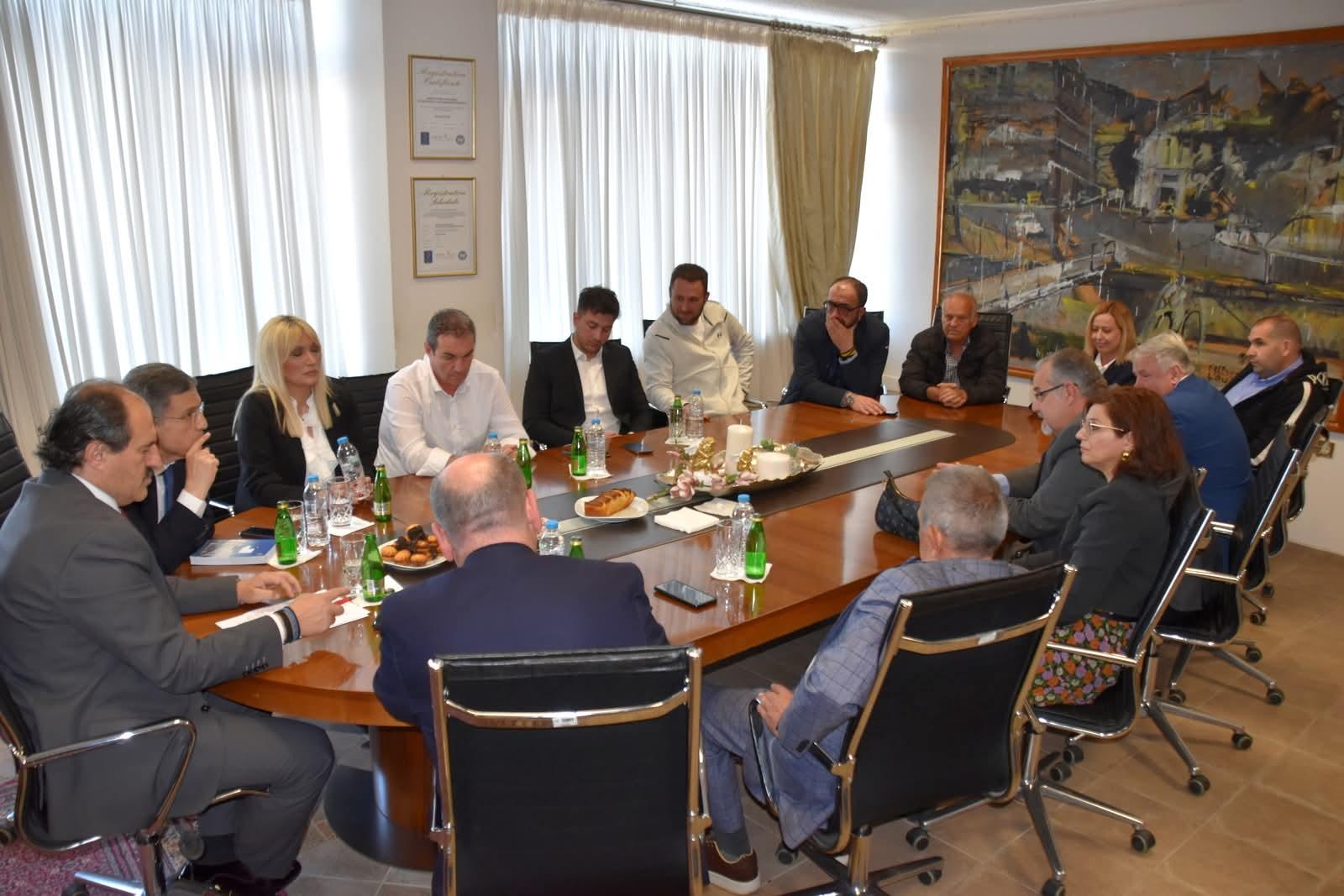 Επανεκκίνηση του τρένου στις 5 Μαΐου και 25 εκατ. ευρώ για κόμβους στην Εγνατία - Οι ειδήσεις από την εκδήλωση της ΝΔ με τον Γιώργο Αυτιά στη Φλώρινα - Eordaialive.com