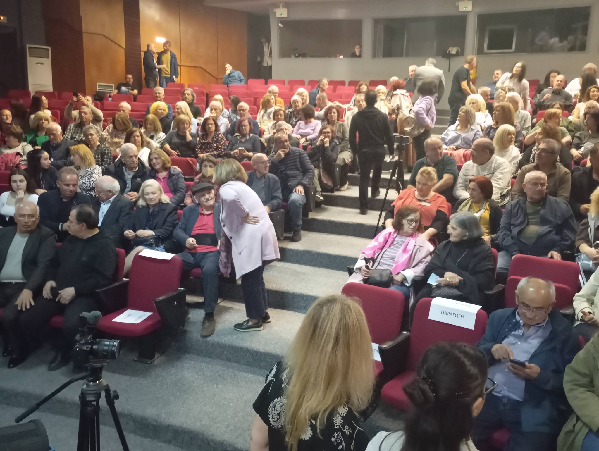 Βαμβακίδης μάγεψε και συγκίνησε ως «Ροδάφ'νον» - Δυνατή συνέχεια για το 2ο Φεστιβάλ Ποντιακού Θεάτρου στην Πτολεμαΐδα | Eordaialive.com Βαμβακίδης μάγεψε και συγκίνησε ως «Ροδάφ'νον» - Δυνατή συνέχεια για το 2ο Φεστιβάλ Ποντιακού Θεάτρου στην Πτολεμαΐδα - Eordaialive.com