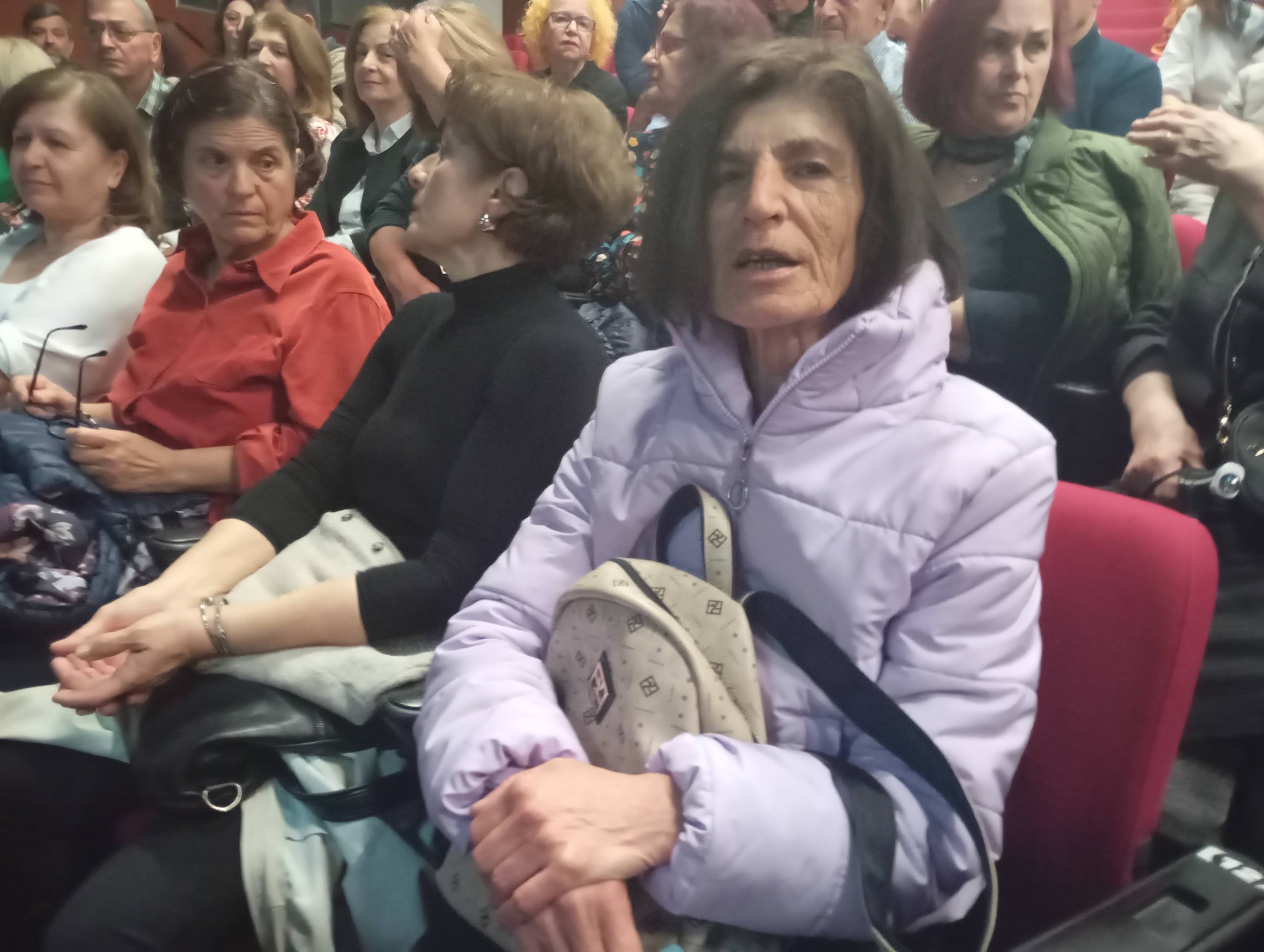Βαμβακίδης μάγεψε και συγκίνησε ως «Ροδάφ'νον» - Δυνατή συνέχεια για το 2ο Φεστιβάλ Ποντιακού Θεάτρου στην Πτολεμαΐδα | Eordaialive.com Βαμβακίδης μάγεψε και συγκίνησε ως «Ροδάφ'νον» - Δυνατή συνέχεια για το 2ο Φεστιβάλ Ποντιακού Θεάτρου στην Πτολεμαΐδα - Eordaialive.com