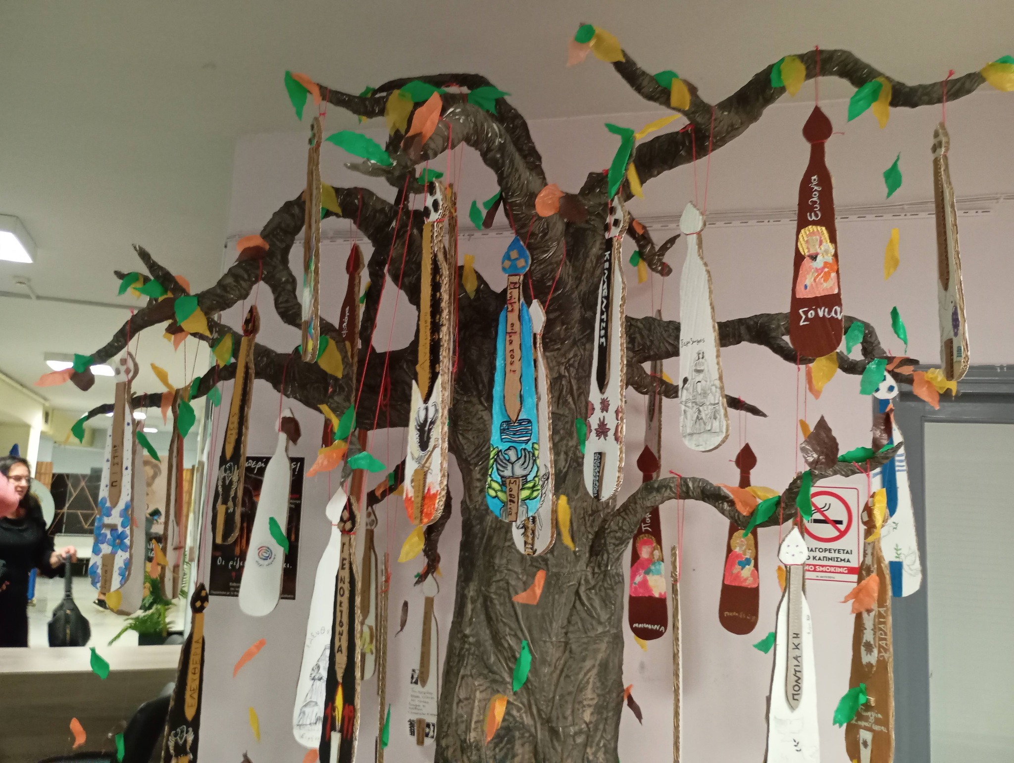 Βαμβακίδης μάγεψε και συγκίνησε ως «Ροδάφ'νον» - Δυνατή συνέχεια για το 2ο Φεστιβάλ Ποντιακού Θεάτρου στην Πτολεμαΐδα | Eordaialive.com Βαμβακίδης μάγεψε και συγκίνησε ως «Ροδάφ'νον» - Δυνατή συνέχεια για το 2ο Φεστιβάλ Ποντιακού Θεάτρου στην Πτολεμαΐδα - Eordaialive.com