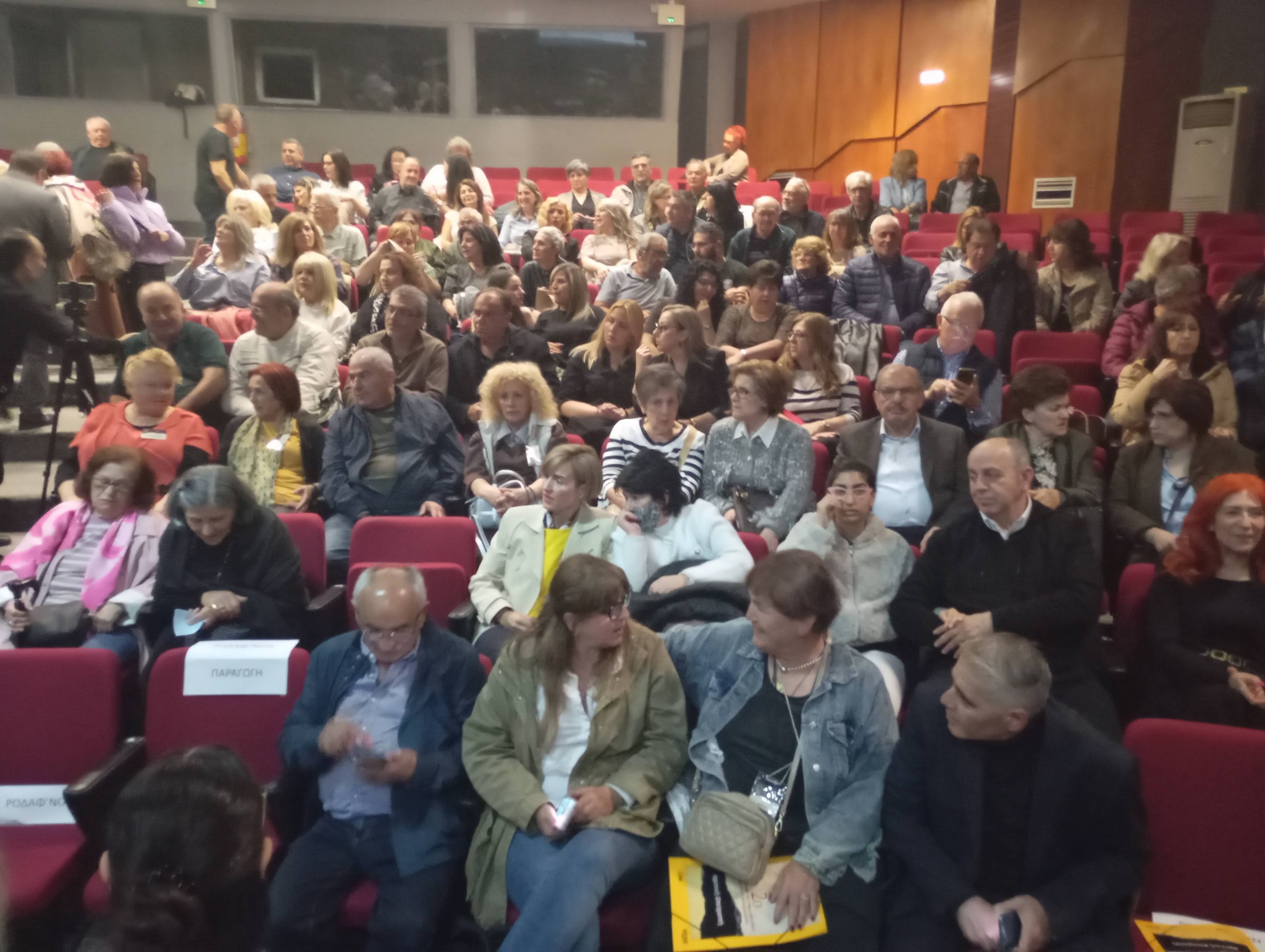 Βαμβακίδης μάγεψε και συγκίνησε ως «Ροδάφ'νον» - Δυνατή συνέχεια για το 2ο Φεστιβάλ Ποντιακού Θεάτρου στην Πτολεμαΐδα | Eordaialive.com Βαμβακίδης μάγεψε και συγκίνησε ως «Ροδάφ'νον» - Δυνατή συνέχεια για το 2ο Φεστιβάλ Ποντιακού Θεάτρου στην Πτολεμαΐδα - Eordaialive.com