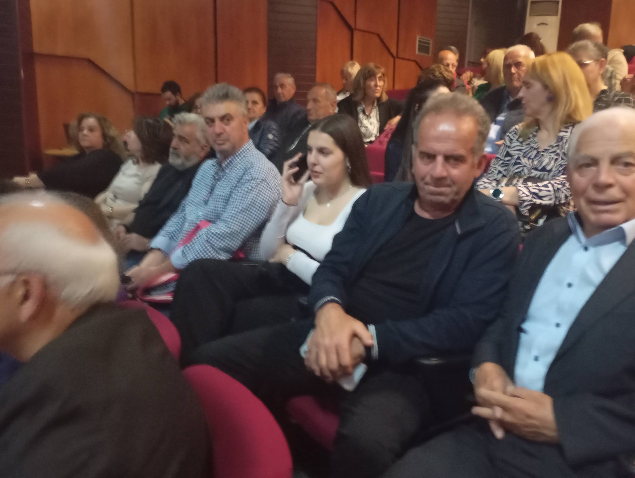 Βαμβακίδης μάγεψε και συγκίνησε ως «Ροδάφ'νον» - Δυνατή συνέχεια για το 2ο Φεστιβάλ Ποντιακού Θεάτρου στην Πτολεμαΐδα | Eordaialive.com Βαμβακίδης μάγεψε και συγκίνησε ως «Ροδάφ'νον» - Δυνατή συνέχεια για το 2ο Φεστιβάλ Ποντιακού Θεάτρου στην Πτολεμαΐδα - Eordaialive.com