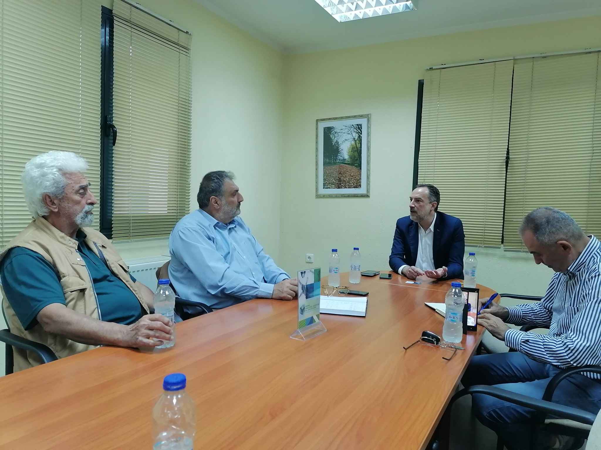 Συνάντηση «Δημοκρατών» με τον Εμπορικό Σύλλογο Πτολεμαΐδας: Στο τραπέζι η επιβίωση της αγοράς μετά την απολιγνιτοποίηση | Eordaialive.com Συνάντηση «Δημοκρατών» με τον Εμπορικό Σύλλογο Πτολεμαΐδας: Στο τραπέζι η επιβίωση της αγοράς μετά την απολιγνιτοποίηση - Eordaialive.com