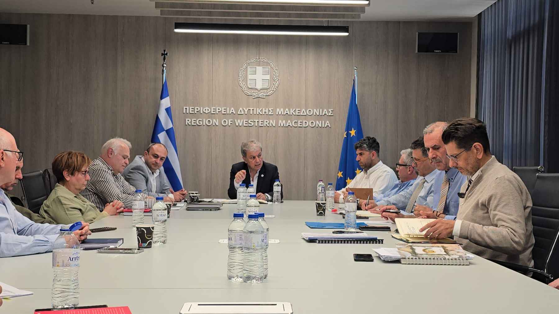 Περιφέρεια Δυτικής Μακεδονίας - Σύσκεψη για τον σχεδιασμό στρατηγικών κατευθύνσεων ενόψει της νέας προγραμματικής περιόδου | Eordaialive.com Περιφέρεια Δυτικής Μακεδονίας - Σύσκεψη για τον σχεδιασμό στρατηγικών κατευθύνσεων ενόψει της νέας προγραμματικής περιόδου - Eordaialive.com