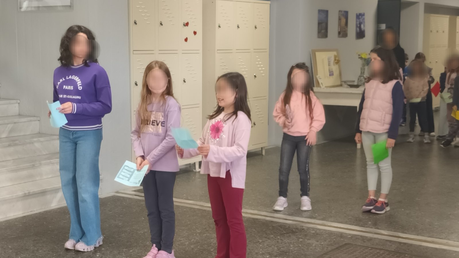 Γαλλικός αέρας» σε Κοζάνη & Πτολεμαΐδα: Η ποίηση έγινε παιχνίδι για εκατοντάδες μαθητές – Διήμερο δράσεων με τον διεθνούς φήμης σκηνοθέτη Éric Cénat | Eordaialive.com Γαλλικός αέρας» σε Κοζάνη & Πτολεμαΐδα: Η ποίηση έγινε παιχνίδι για εκατοντάδες μαθητές – Διήμερο δράσεων με τον διεθνούς φήμης σκηνοθέτη Éric Cénat - Eordaialive.com