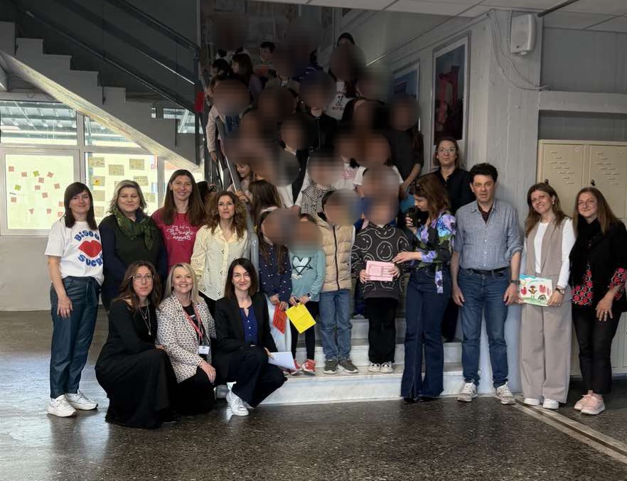 Γαλλικός αέρας» σε Κοζάνη & Πτολεμαΐδα: Η ποίηση έγινε παιχνίδι για εκατοντάδες μαθητές – Διήμερο δράσεων με τον διεθνούς φήμης σκηνοθέτη Éric Cénat | Eordaialive.com Γαλλικός αέρας» σε Κοζάνη & Πτολεμαΐδα: Η ποίηση έγινε παιχνίδι για εκατοντάδες μαθητές – Διήμερο δράσεων με τον διεθνούς φήμης σκηνοθέτη Éric Cénat - Eordaialive.com