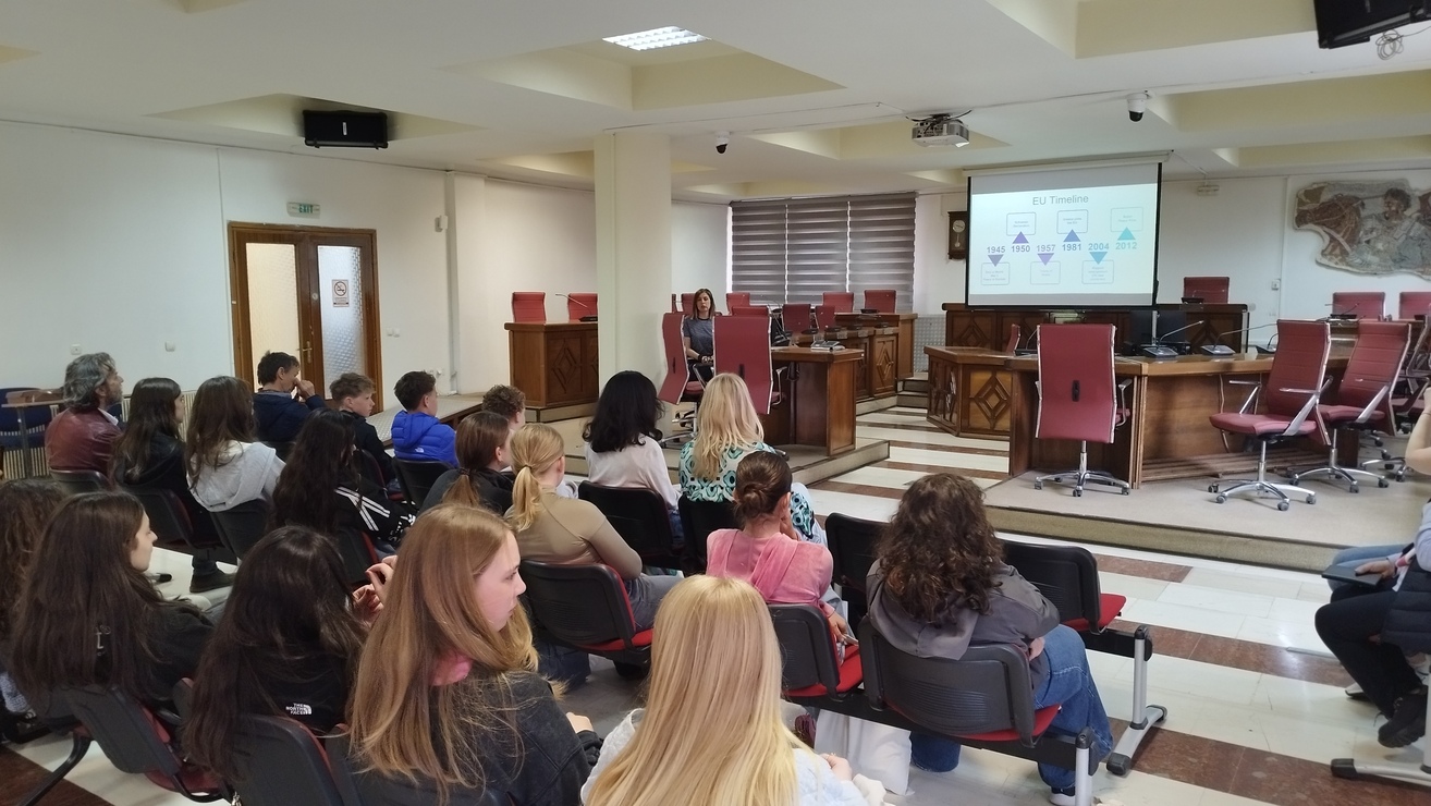 Υποδοχή μαθητών του 5ου Γυμνασίου Πτολεμαΐδας και αποστολής Erasmus από την Ολλανδία στον Δήμο Εορδαίας | Eordaialive.com Υποδοχή μαθητών του 5ου Γυμνασίου Πτολεμαΐδας και αποστολής Erasmus από την Ολλανδία στον Δήμο Εορδαίας - Eordaialive.com