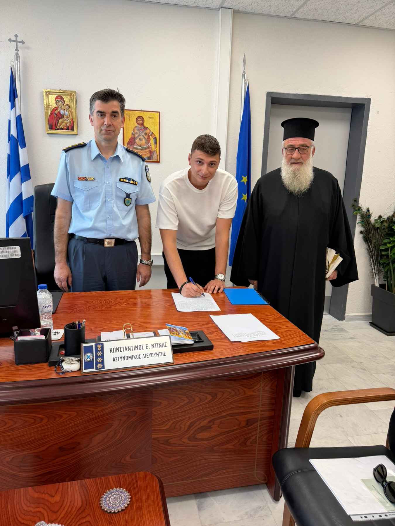 Ορκωμοσία 21 νέων Συνοριακών Φυλάκων Ορισμένου Χρόνου στις έδρες των Διευθύνσεων Αστυνομίας Γρεβενών, Καστοριάς, Κοζάνης και Φλώρινας | Eordaialive.com Ορκωμοσία 21 νέων Συνοριακών Φυλάκων Ορισμένου Χρόνου στις έδρες των Διευθύνσεων Αστυνομίας Γρεβενών, Καστοριάς, Κοζάνης και Φλώρινας - Eordaialive.com