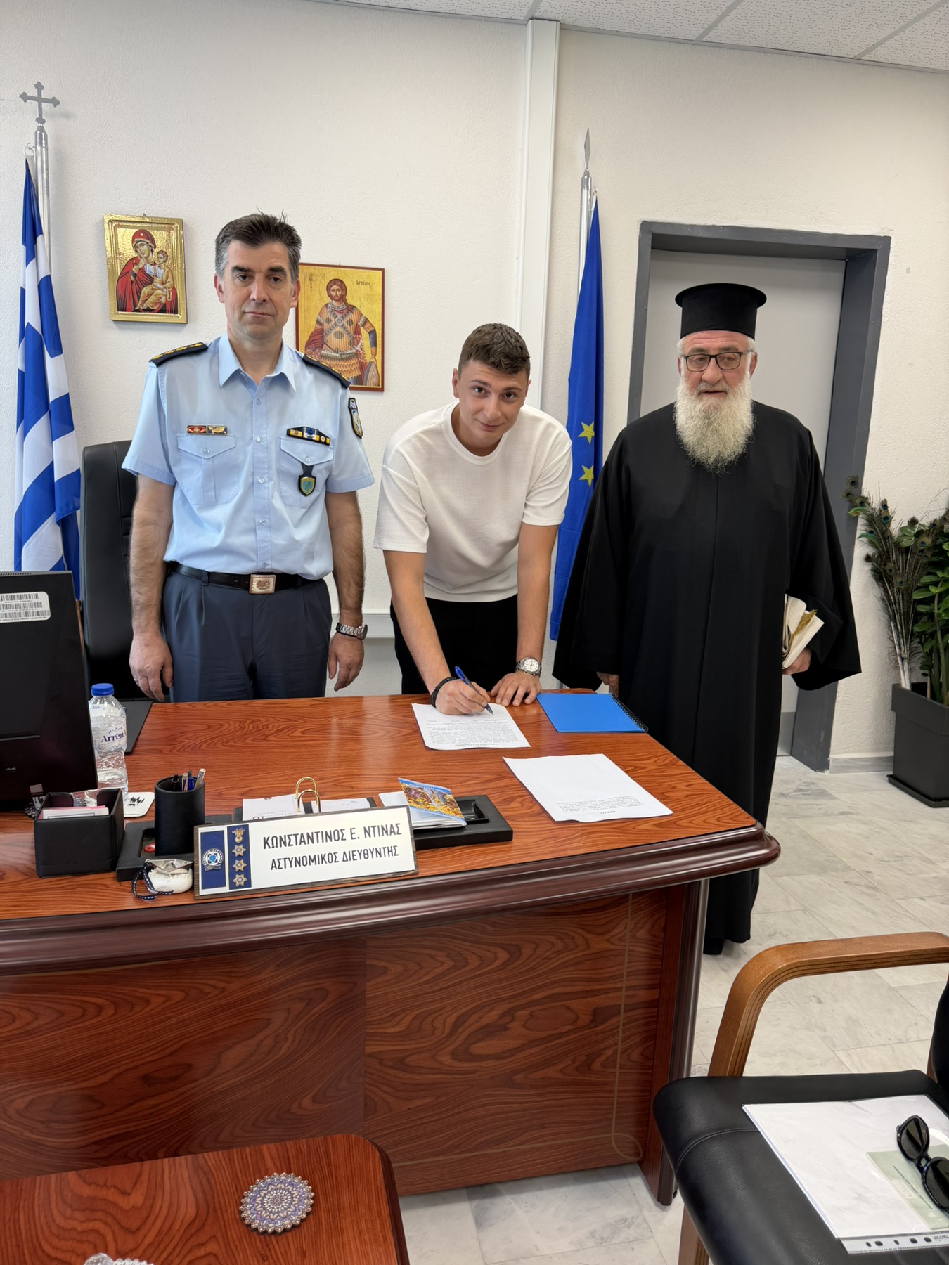 Ορκωμοσία 21 νέων Συνοριακών Φυλάκων Ορισμένου Χρόνου στις έδρες των Διευθύνσεων Αστυνομίας Γρεβενών, Καστοριάς, Κοζάνης και Φλώρινας | Eordaialive.com Ορκωμοσία 21 νέων Συνοριακών Φυλάκων Ορισμένου Χρόνου στις έδρες των Διευθύνσεων Αστυνομίας Γρεβενών, Καστοριάς, Κοζάνης και Φλώρινας - Eordaialive.com