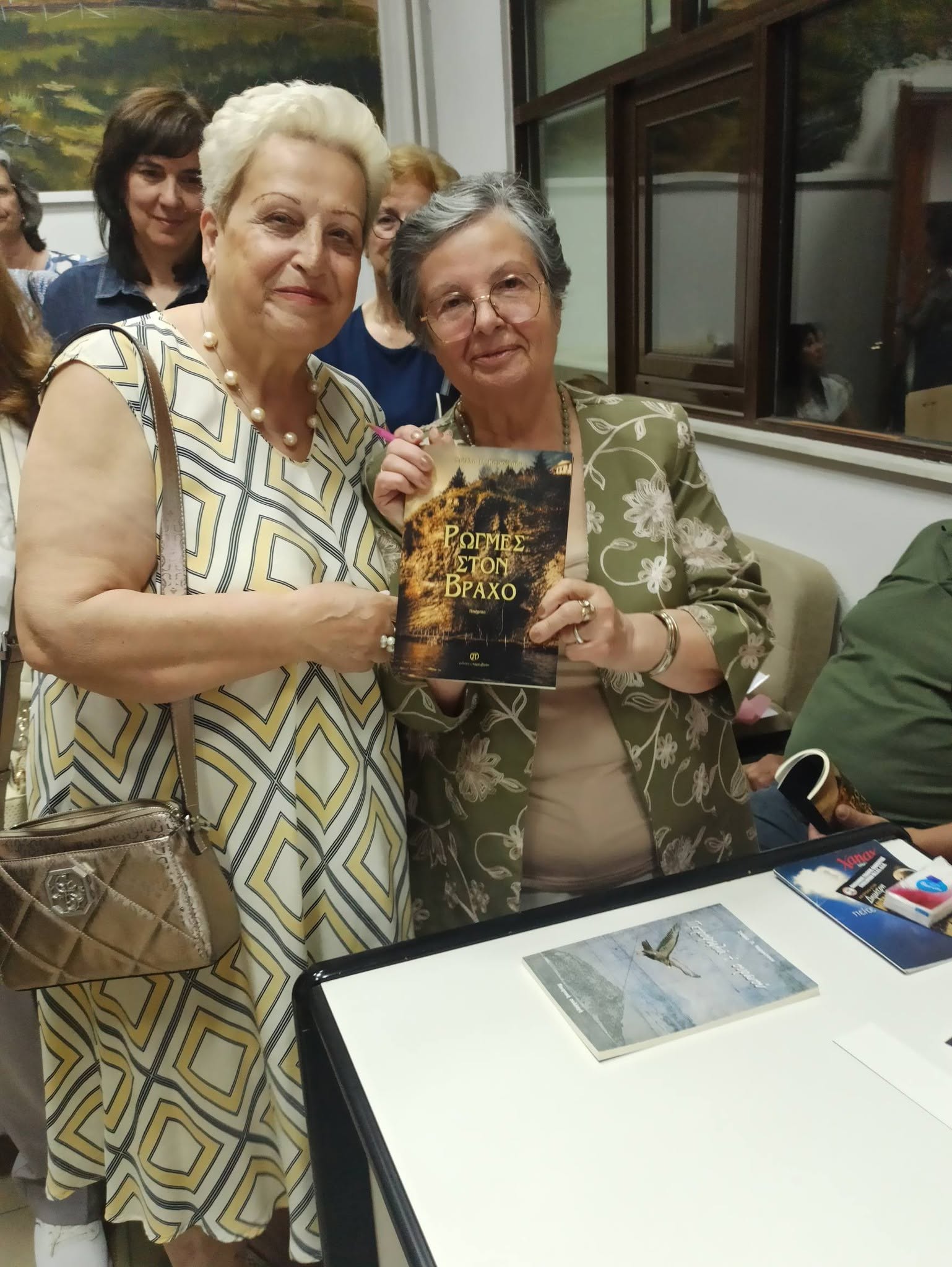 Μια βραδιά γεμάτη ποίηση στην Πτολεμαΐδα: Παρουσιάστηκε με επιτυχία η συλλογή «Ρωγμές στον Βράχο» της Στέλλας Καρούτσου - Ιακωβίδου | Eordaialive.com Μια βραδιά γεμάτη ποίηση στην Πτολεμαΐδα: Παρουσιάστηκε με επιτυχία η συλλογή «Ρωγμές στον Βράχο» της Στέλλας Καρούτσου - Ιακωβίδου - Eordaialive.com
