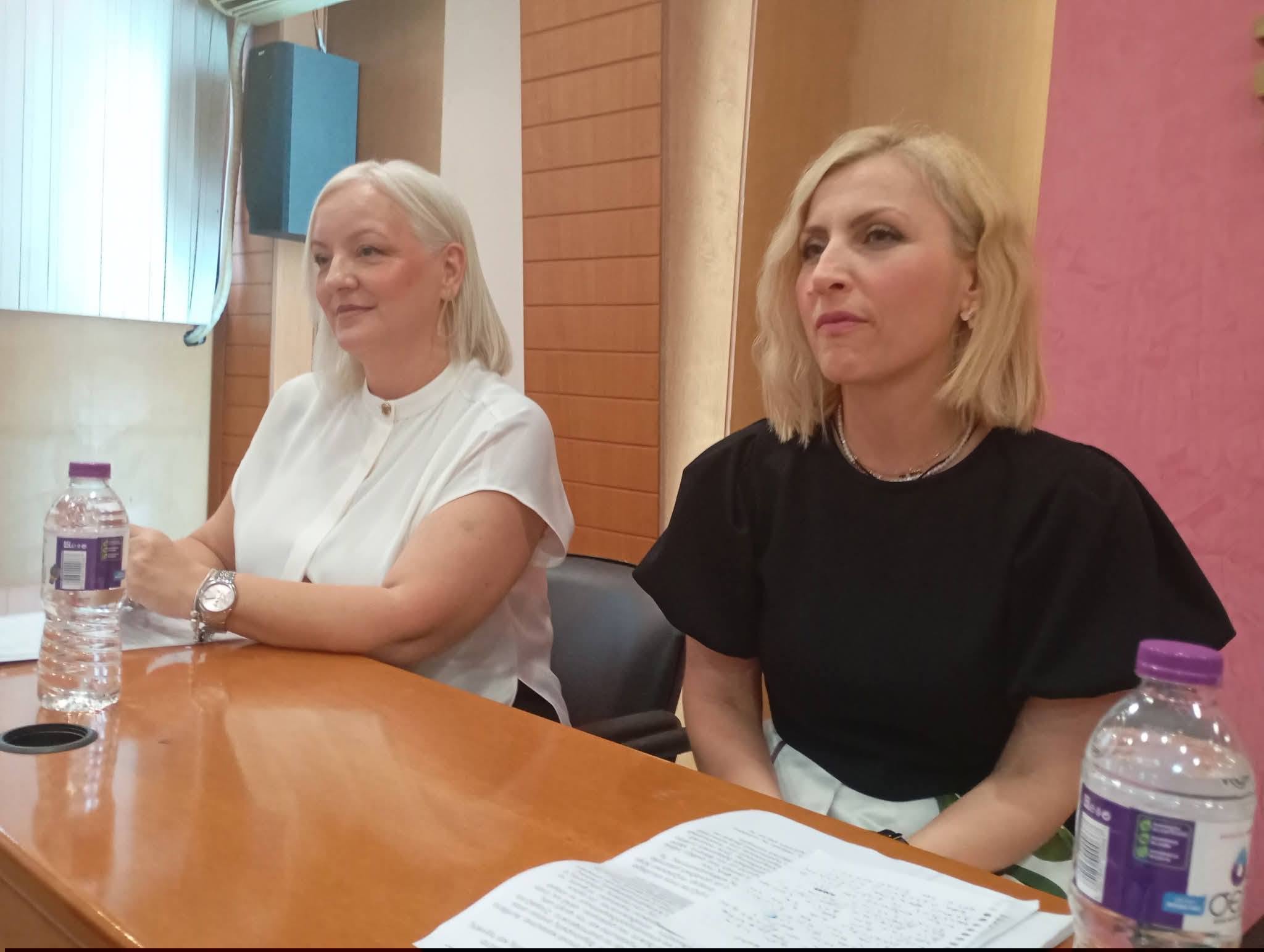 Μια βραδιά γεμάτη ποίηση στην Πτολεμαΐδα: Παρουσιάστηκε με επιτυχία η συλλογή «Ρωγμές στον Βράχο» της Στέλλας Καρούτσου - Ιακωβίδου | Eordaialive.com Μια βραδιά γεμάτη ποίηση στην Πτολεμαΐδα: Παρουσιάστηκε με επιτυχία η συλλογή «Ρωγμές στον Βράχο» της Στέλλας Καρούτσου - Ιακωβίδου - Eordaialive.com
