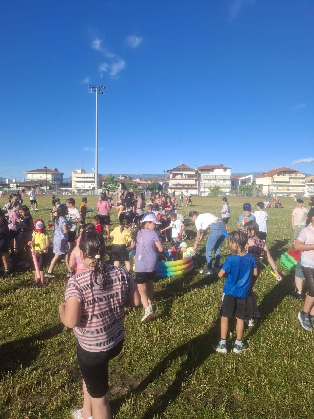 Πάνω από 2.000 νέοι και γονείς στο «Beach Party ΟΡ(Η)ΧΕΙΟ» του Δήμου Εορδαίας | Eordaialive.com Πάνω από 2.000 νέοι και γονείς στο «Beach Party ΟΡ(Η)ΧΕΙΟ» του Δήμου Εορδαίας - Eordaialive.com