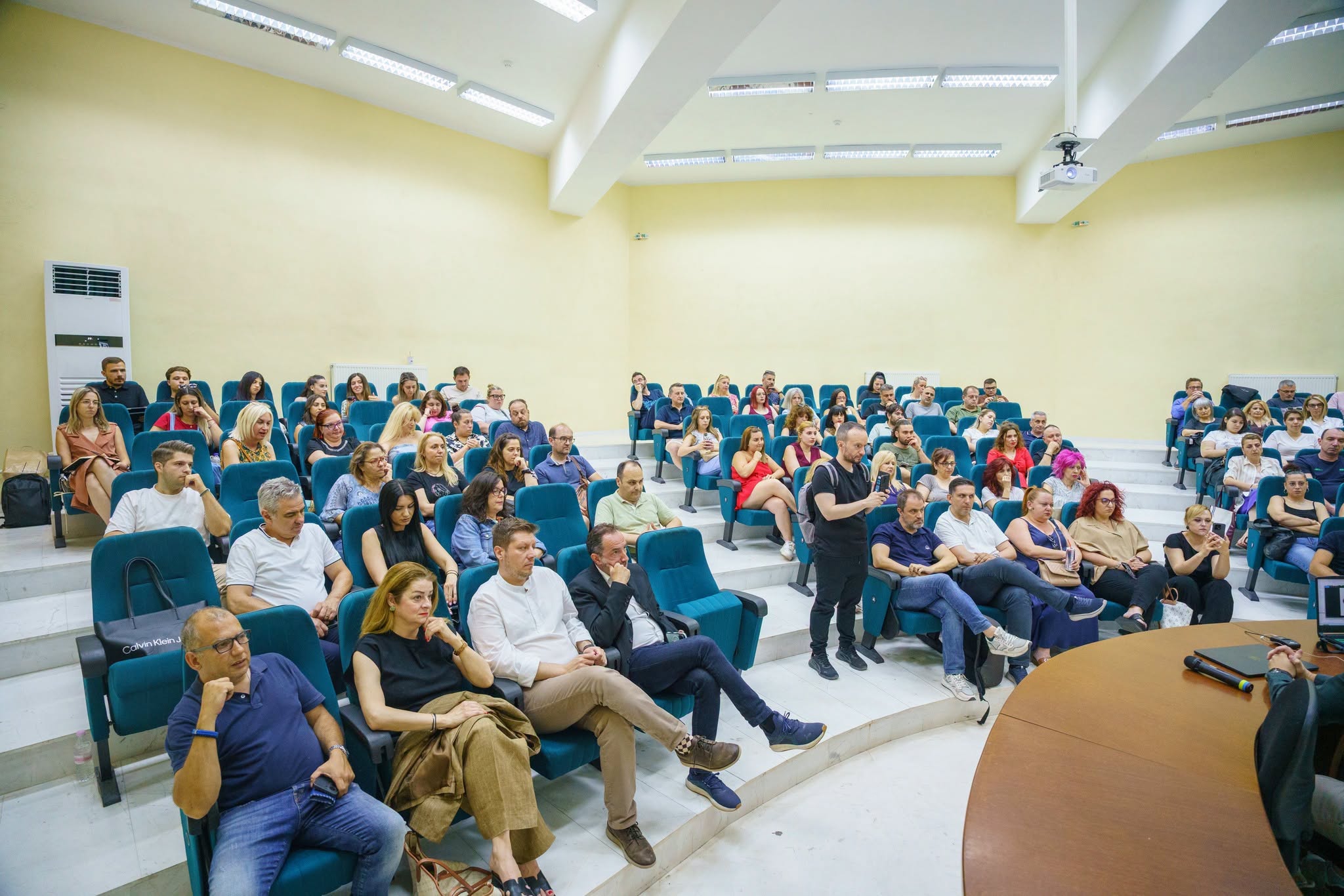 Με μεγάλη συμμετοχή πραγματοποιήθηκε το σεμινάριο «AI Εργαλεία για το Σύγχρονο Εμπόριο» | Eordaialive.com Με μεγάλη συμμετοχή πραγματοποιήθηκε το σεμινάριο «AI Εργαλεία για το Σύγχρονο Εμπόριο» - Eordaialive.com