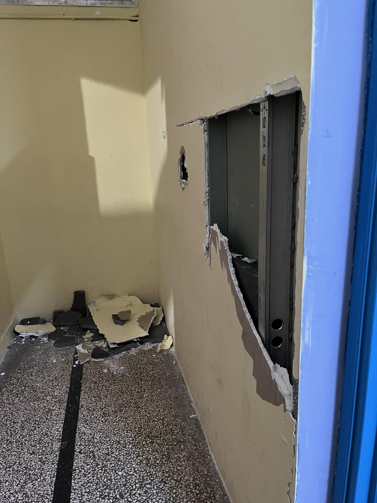 Ο Δήμος Αμυνταίου καταδικάζει τους βανδαλισμούς στο Γυμνάσιο Αμυνταίου | Eordaialive.com Ο Δήμος Αμυνταίου καταδικάζει τους βανδαλισμούς στο Γυμνάσιο Αμυνταίου - Eordaialive.com