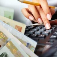 Στο τραπέζι διορθώσεις στη φορολόγηση ελεύθερων επαγγελματιών – Τι εξετάζεται