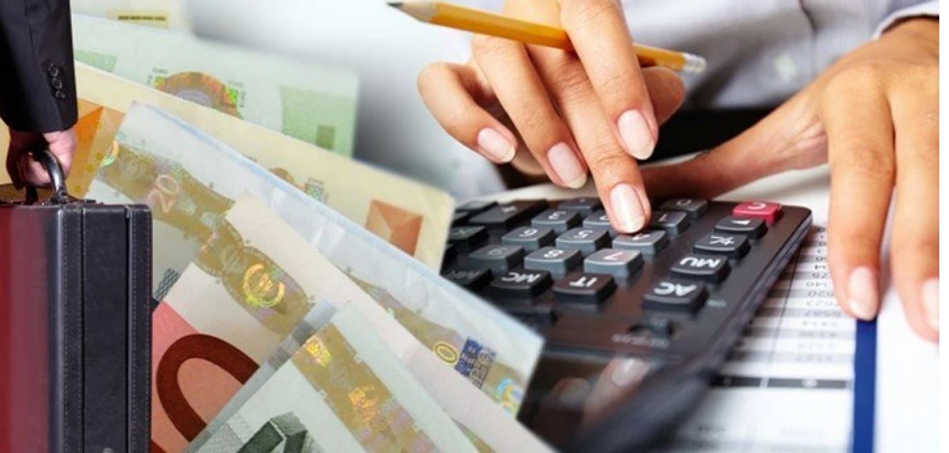 Στο τραπέζι διορθώσεις στη φορολόγηση ελεύθερων επαγγελματιών – Τι εξετάζεται