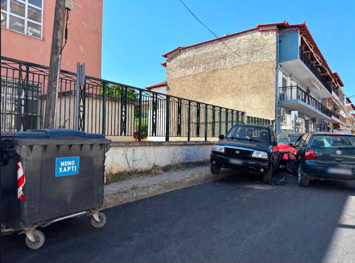 Τροχαίο με υλικές ζημιές στην οδό Παυλίδη - Αδαμοπούλου στην Πτολεμαΐδα | Eordaialive.com Τροχαίο με υλικές ζημιές στην οδό Παυλίδη - Αδαμοπούλου στην Πτολεμαΐδα - Eordaialive.com