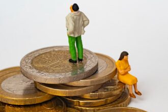 Συντάξεις χηρείας: Ποιοι ωφελούνται από τη νομοθετική ρύθμιση