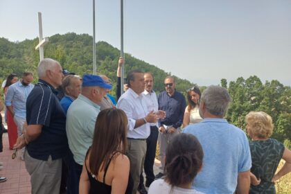 «Του δείξαμε την αλήθεια, όχι μέλι-γάλα»: Στην Αχλάδα Φλώρινας ο Υπουργός Σ. Παπασταύρου μετά από μπλόκο των κατοίκων
