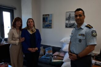 Δωρεά ειδών ιματισμού  από τον Σύλλογο Αλληλεγγύης και Εθελοντισμού Γρεβενών «Ελπίδα», στο Γραφείο Αντιμετώπισης Ενδοοικογενειακής Βίας του Αστυνομικού Τμήματος Γρεβενών