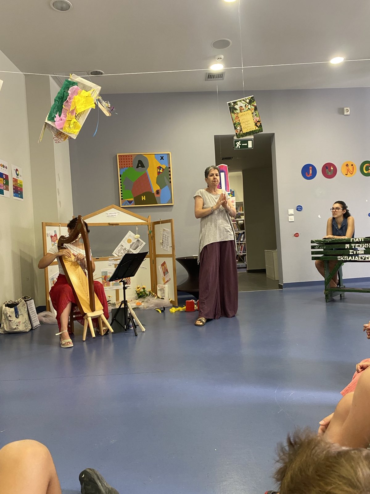 Δήμος Κοζάνης: «Παραμύθι να σου πω; Παραμύθι είμαι εγώ!» - Μια ξεχωριστή αφήγηση στην Κοβεντάρειο Δημοτική Βιβλιοθήκη Κοζάνης (Φωτογραφίες) - Eordaialive.com