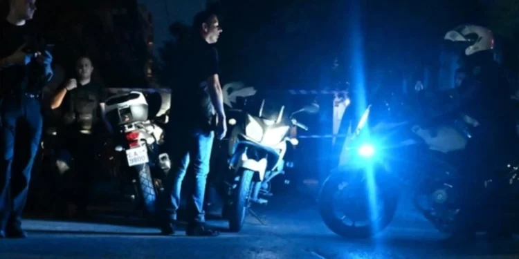 Καταδίωξη τριών ατόμων που επιχείρησαν κλοπή – “Τούμπαρε” το ΙΧ έξω από την Ποντοκώμη και μεταφέρθηκαν στο Μαμάτσειο – Μια γυναίκα-Μεγάλη κινητοποίηση της Αστυνομίας