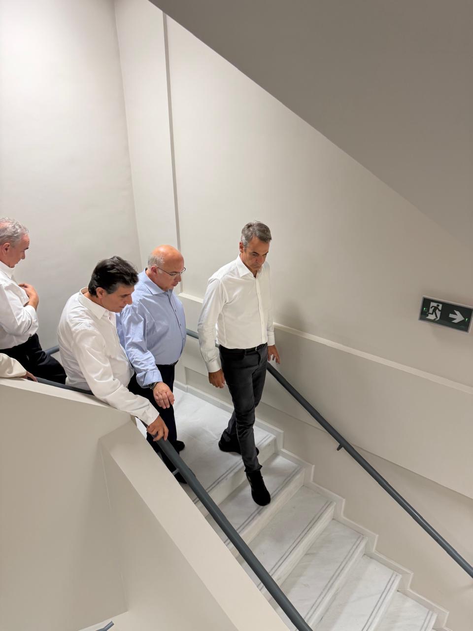 Στον ΑΗΣ Καρδιάς και την Κοζάνη ο Κ. Μητσοτάκης: Επισκέφθηκε τη μονάδα ΣΗΘΥΑ της ΔΕΗ και το Νοσοκομείο - Eordaialive.com