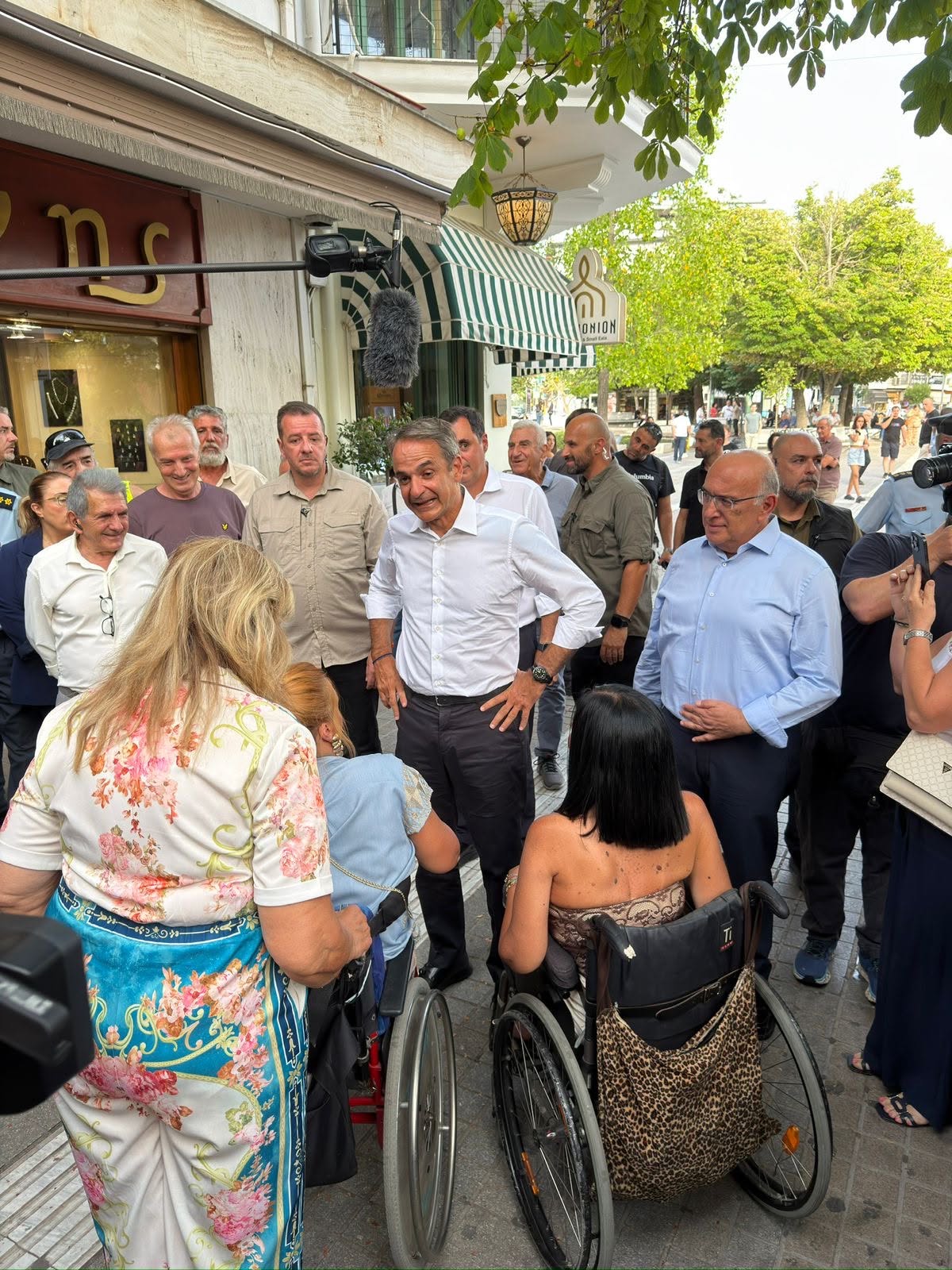Μητσοτάκης στην Κοζάνη – Στην πλατεία και στους δρόμους της πόλης ο πρωθυπουργός - Eordaialive.com