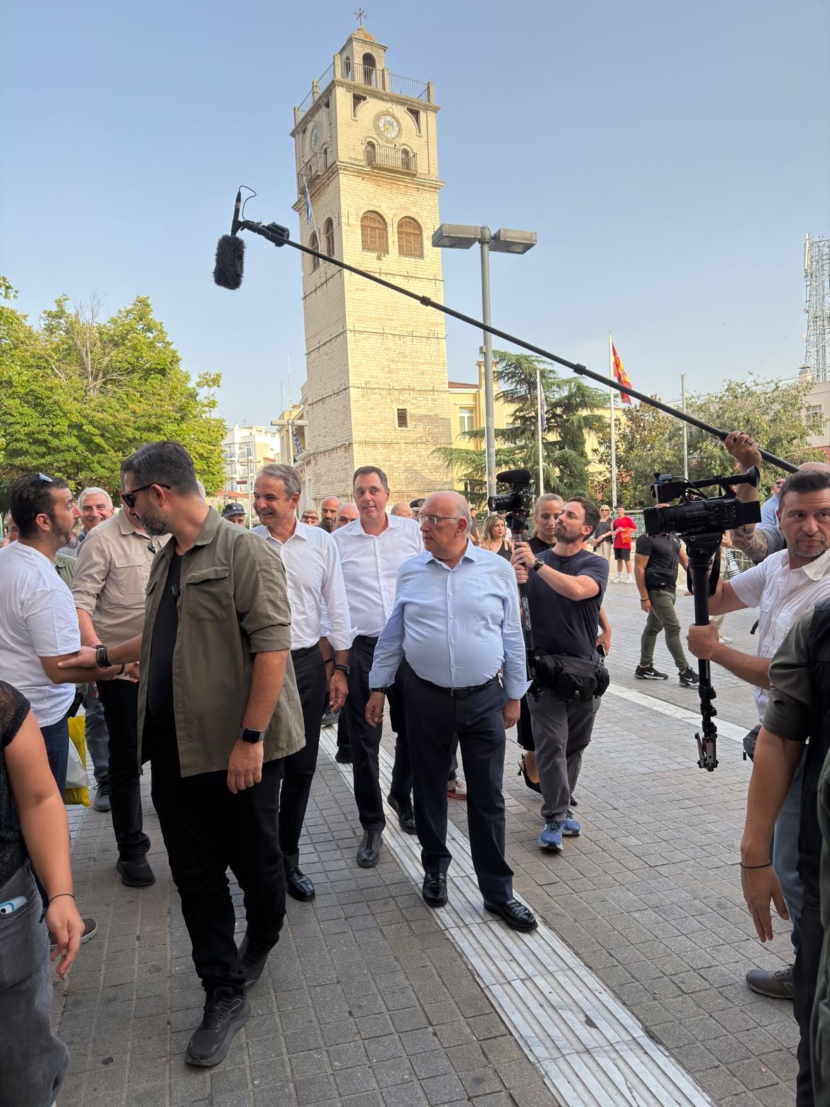 Μητσοτάκης στην Κοζάνη – Στην πλατεία και στους δρόμους της πόλης ο πρωθυπουργός - Eordaialive.com