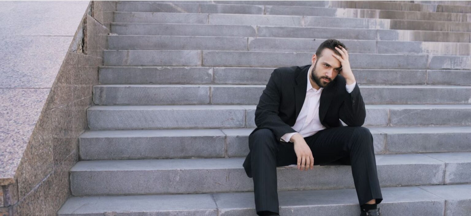 Ειδικό πρόγραμμα απασχόλησης της ΔΥΠΑ για ανέργους με μισθό άνω των 1000 ευρώ: Ποιοι μπορούν να καταθέσουν αίτηση και μέχρι πότε