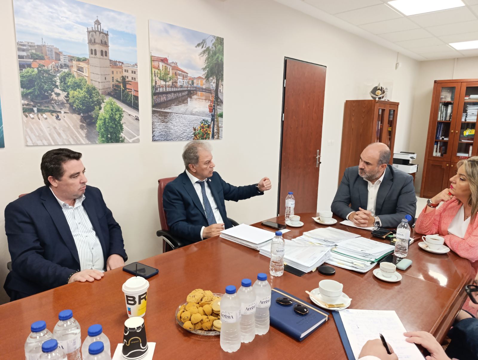 Συνάντηση του Περιφερειάρχη με τον Υφυπουργό Εθνικής Οικονομίας & Οικονομικών | Eordaialive.com Συνάντηση του Περιφερειάρχη με τον Υφυπουργό Εθνικής Οικονομίας & Οικονομικών - Eordaialive.com