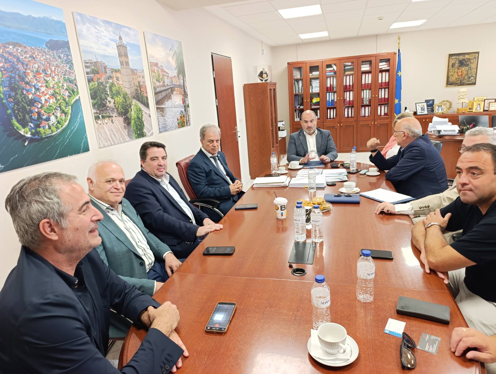 Συνάντηση του Περιφερειάρχη με τον Υφυπουργό Εθνικής Οικονομίας & Οικονομικών | Eordaialive.com Συνάντηση του Περιφερειάρχη με τον Υφυπουργό Εθνικής Οικονομίας & Οικονομικών - Eordaialive.com