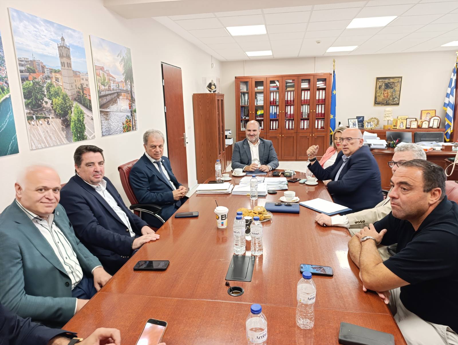 Συνάντηση του Περιφερειάρχη με τον Υφυπουργό Εθνικής Οικονομίας & Οικονομικών | Eordaialive.com Συνάντηση του Περιφερειάρχη με τον Υφυπουργό Εθνικής Οικονομίας & Οικονομικών - Eordaialive.com