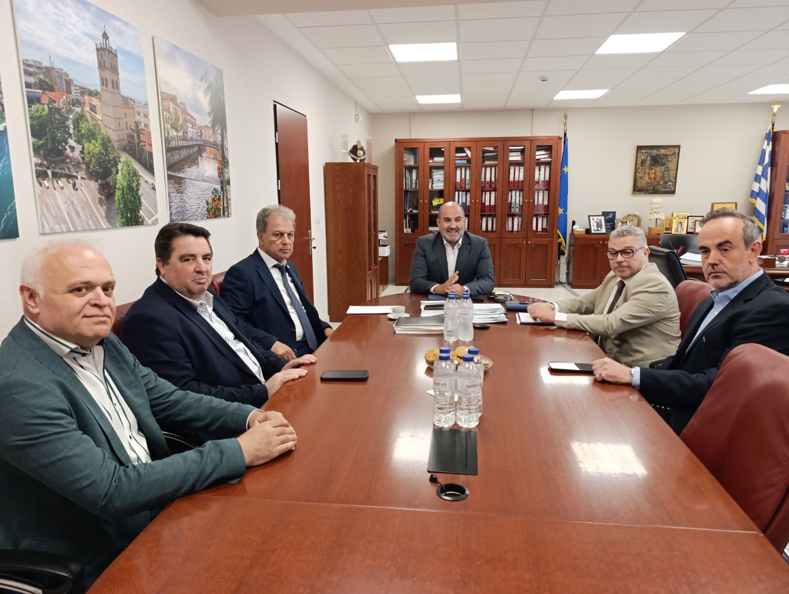Συνάντηση του Περιφερειάρχη με τον Υφυπουργό Εθνικής Οικονομίας & Οικονομικών | Eordaialive.com Συνάντηση του Περιφερειάρχη με τον Υφυπουργό Εθνικής Οικονομίας & Οικονομικών - Eordaialive.com