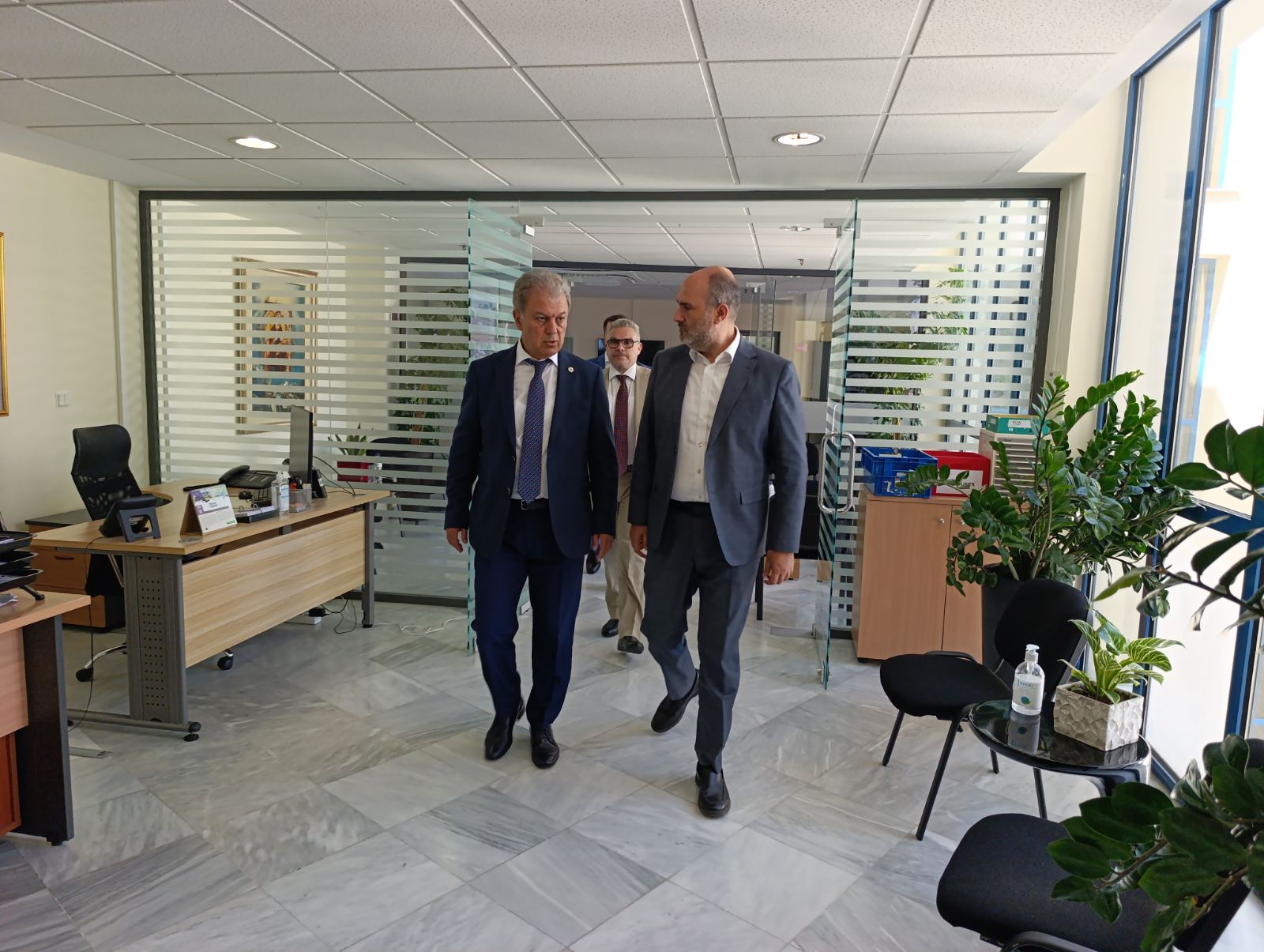 Συνάντηση του Περιφερειάρχη με τον Υφυπουργό Εθνικής Οικονομίας & Οικονομικών | Eordaialive.com Συνάντηση του Περιφερειάρχη με τον Υφυπουργό Εθνικής Οικονομίας & Οικονομικών - Eordaialive.com