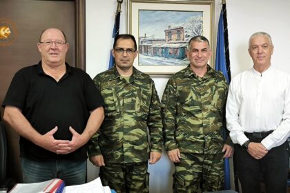 Εθιμοτυπική επίσκεψη του νέου Στρατοπεδάρχη του Στρατοπέδου Παπαπέτρου, στον Δήμαρχο Αμυνταίου