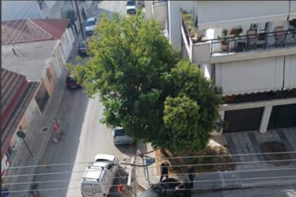 Πτολεμαΐδα: Τροχαίο ατύχημα στη συμβολή των οδών Δήμητρας και Δημοκρατίας (φωτογραφία)