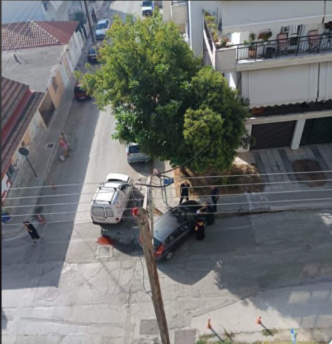 Πτολεμαΐδα: Τροχαίο ατύχημα στη συμβολή των οδών Δήμητρας και Δημοκρατίας (φωτογραφία)