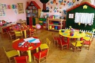Voucher για παιδικούς και βρεφονηπιακούς σταθμούς: Ποια κριτήρια πρέπει να πληρούνται – Πότε θα αναρτηθούν οι προσωρινοί πίνακες των δικαιούχων