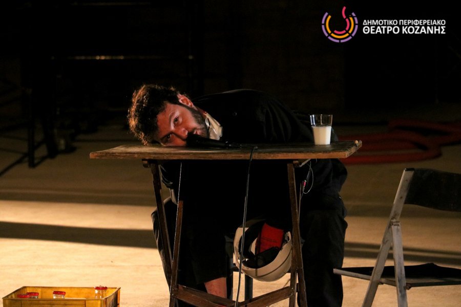 Η «Γη της Επαγγελίας» ολοκλήρωσε το ταξίδι της, την Τετάρτη 9/9 στο ανοιχτό θέατρο Ποντοκώμης που γέμισε με θεατές κάθε ηλικίας. (ΦΩΤΟΓΡΑΦΙΕΣ VIDEO) - Eordaialive.com
