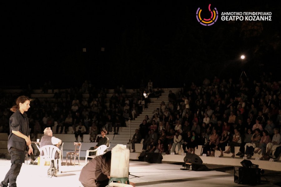 Η «Γη της Επαγγελίας» ολοκλήρωσε το ταξίδι της, την Τετάρτη 9/9 στο ανοιχτό θέατρο Ποντοκώμης που γέμισε με θεατές κάθε ηλικίας. (ΦΩΤΟΓΡΑΦΙΕΣ VIDEO) - Eordaialive.com