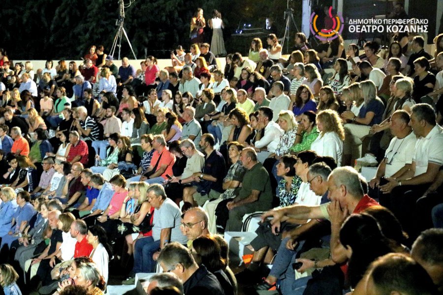 Η «Γη της Επαγγελίας» ολοκλήρωσε το ταξίδι της, την Τετάρτη 9/9 στο ανοιχτό θέατρο Ποντοκώμης που γέμισε με θεατές κάθε ηλικίας. (ΦΩΤΟΓΡΑΦΙΕΣ VIDEO) - Eordaialive.com