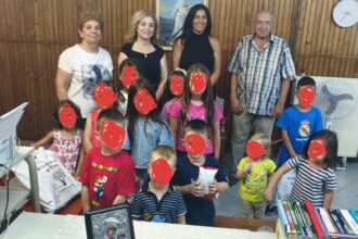 Δήμος Εορδαίας και Περιφέρεια στηρίζουν έμπρακτα τα πρωτάκια των πολύτεκνων οικογενειών – Διανομή σχολικών ειδών στην Πτολεμαΐδα