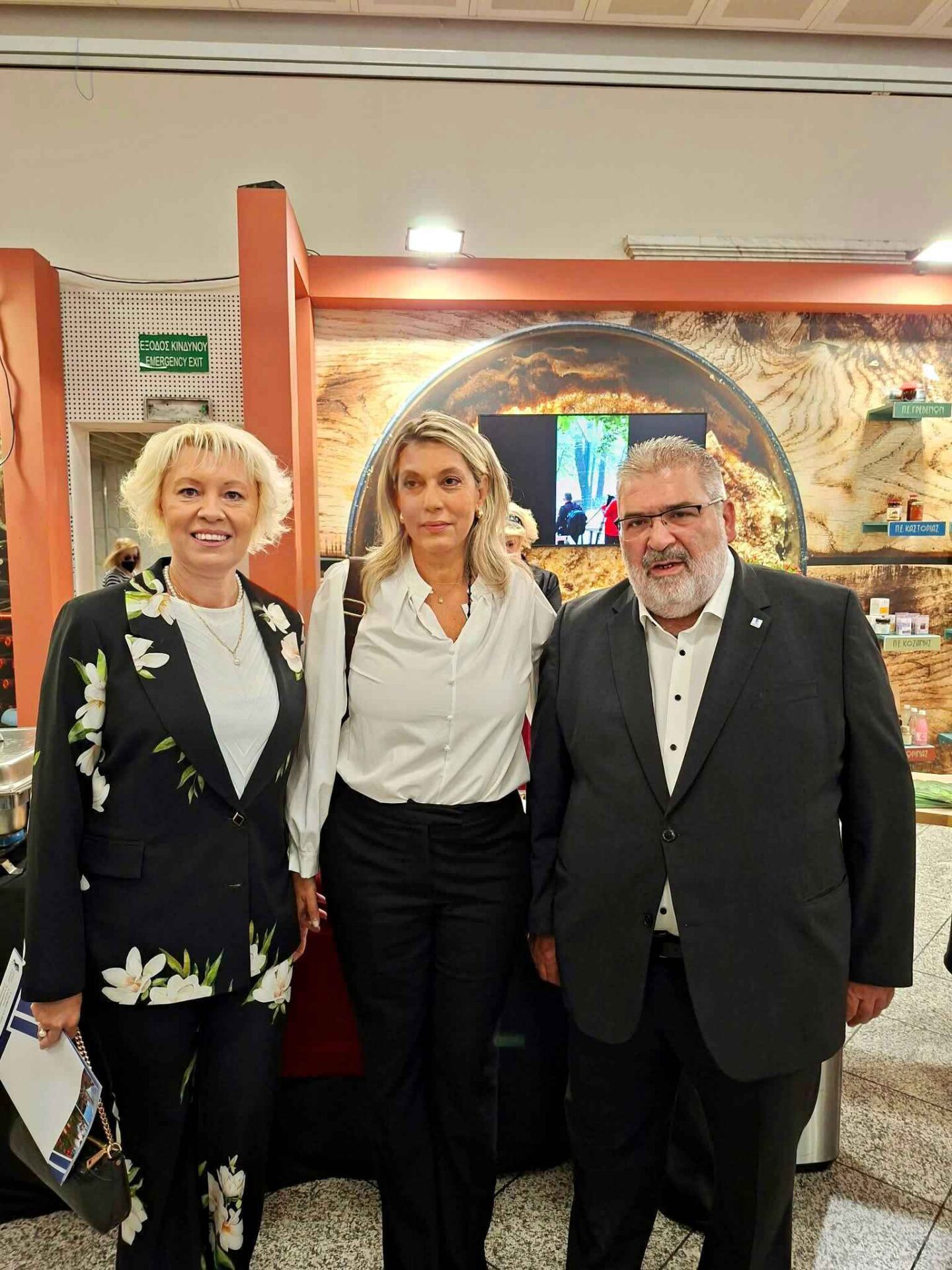 Η Εορδαία στο Σύνταγμα – Η γη, τα προϊόντα και οι άνθρωποί της στην καρδιά της Αθήνας - Eordaialive.com