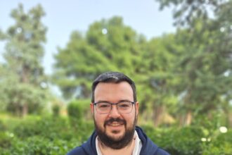 Η «δική» μου Δ.Ε.Η. – Ορμώμενος από την παράσταση «Γη της Επαγγελίας» του ΔΗ.ΠΕ.Θ.Ε. Κοζάνης σε συμπαραγωγή με το φεστιβάλ Αθηνών – Επιδαύρου. (του Θεοδωρίδη Ι. Γεώργιου)